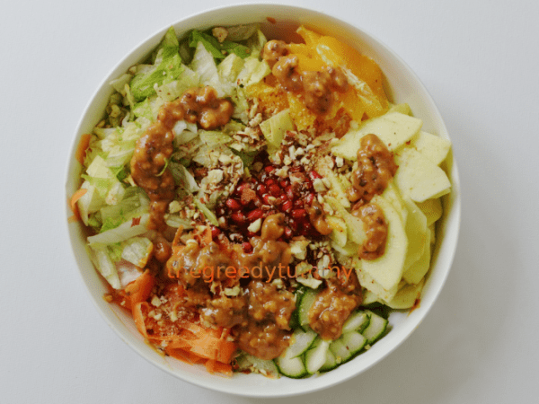 Green Apple and Citrus salad with honey peanut&nbsp;dressing